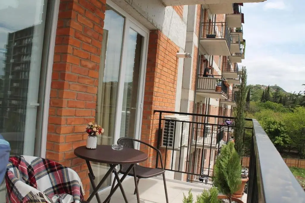 Тбилиси: Stylish Apartment Near Park