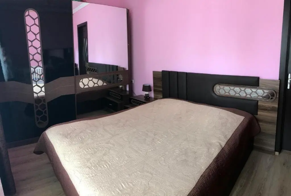 Батуми: Alexander's Apartment