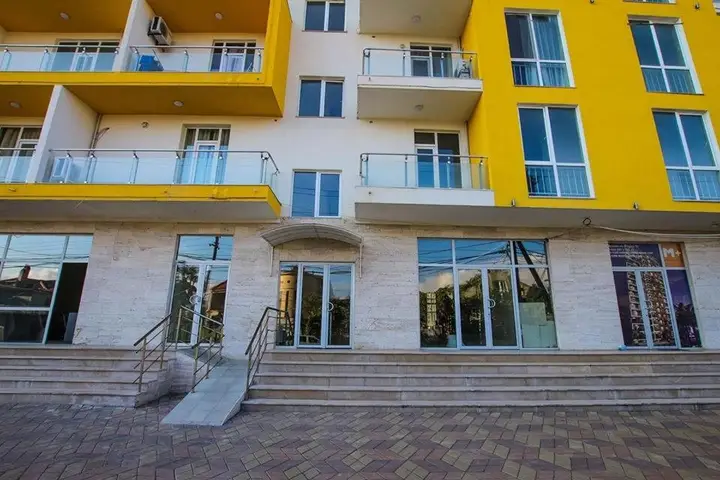 Батуми: Batumi Metro Plus 96 apartment first line by the sea