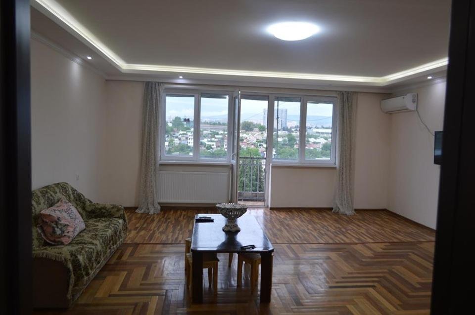 Тбилиси: Apartment Zura