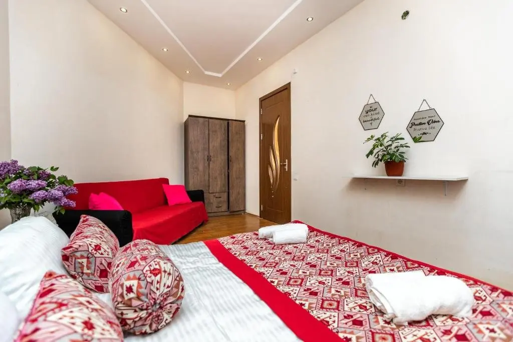 Тбилиси: Ketevan Tsamebuli Avenue 49