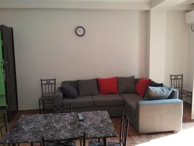 Уреки: Elit Apartament-14