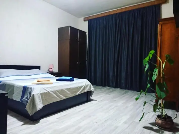 Тбилиси: Merab Kostava Street 75
