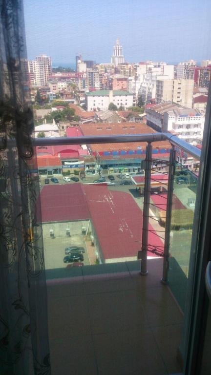 Батуми: H. Abashidze St. Dom56 Kv.123
