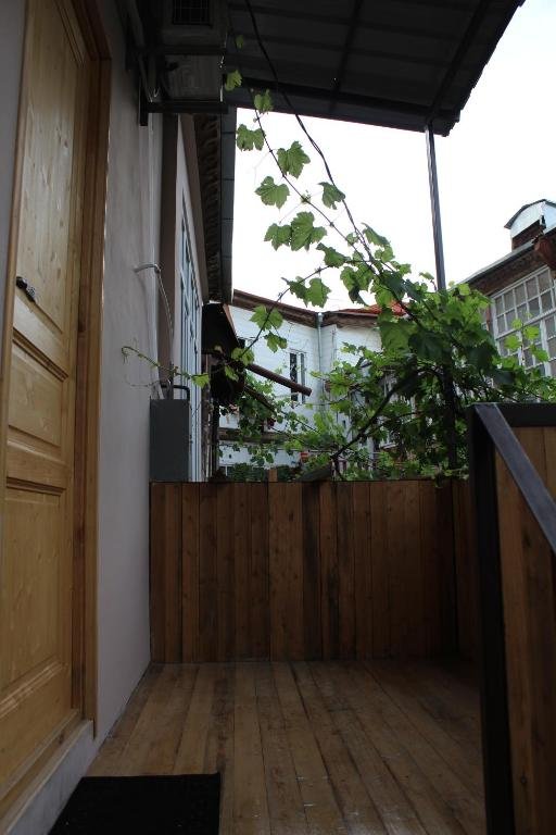 Тбилиси: Apartment at Kotetishvili street 15