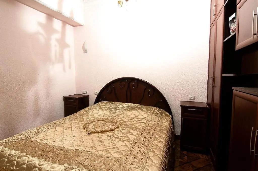 Тбилиси: Apartment on Lado Asatiani 36