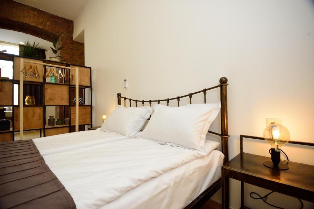 Тбилиси: Studio Apartment Near Fabrika
