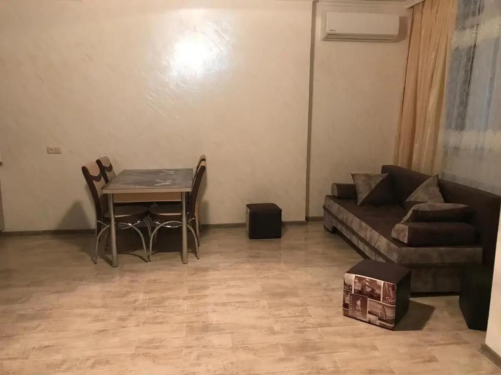 Батуми: Appartment for rent 5 minutes walk from seaside. 60USD