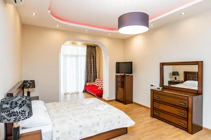 Тбилиси: Pekin Avenue 6