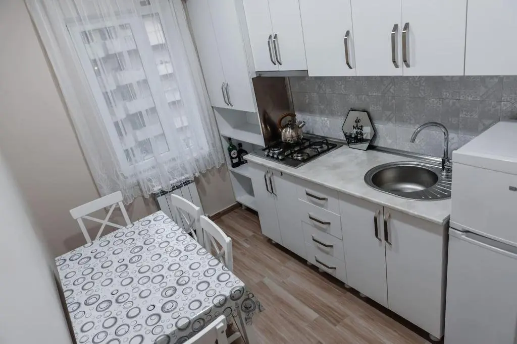 Батуми: Spacious And Cozy Flat In The Center Of Batumi, 5Min To Sea