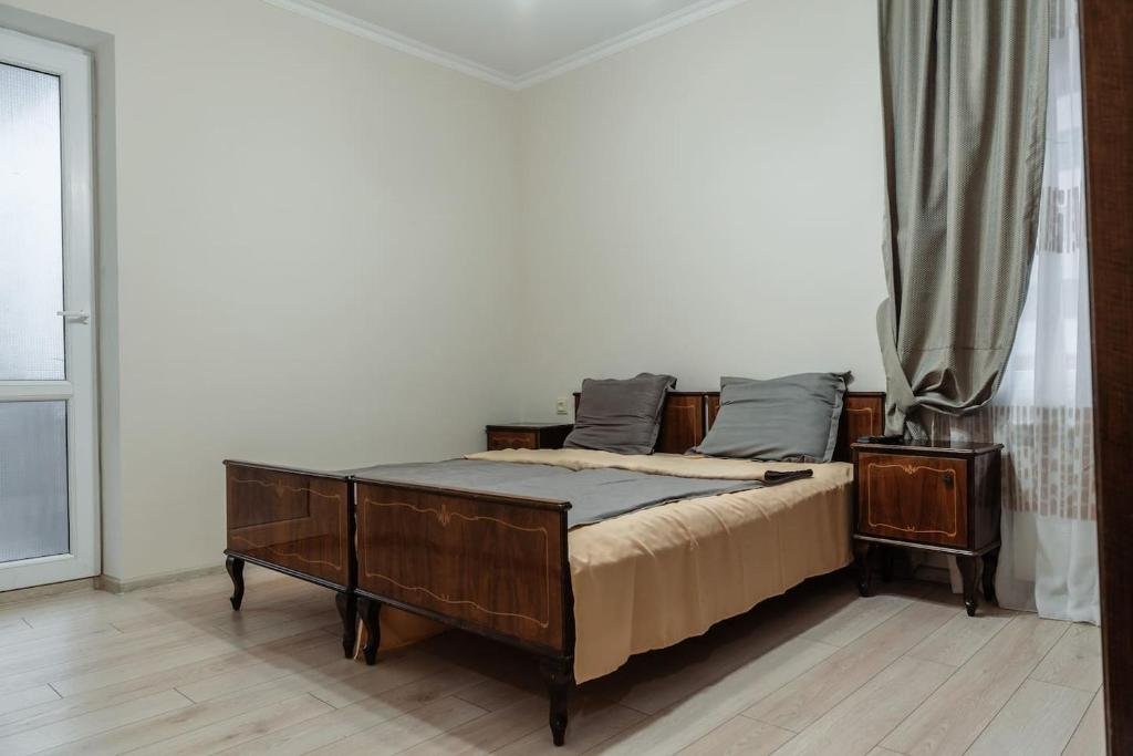 Батуми: Spacious And Cozy Flat In The Center Of Batumi, 5Min To Sea