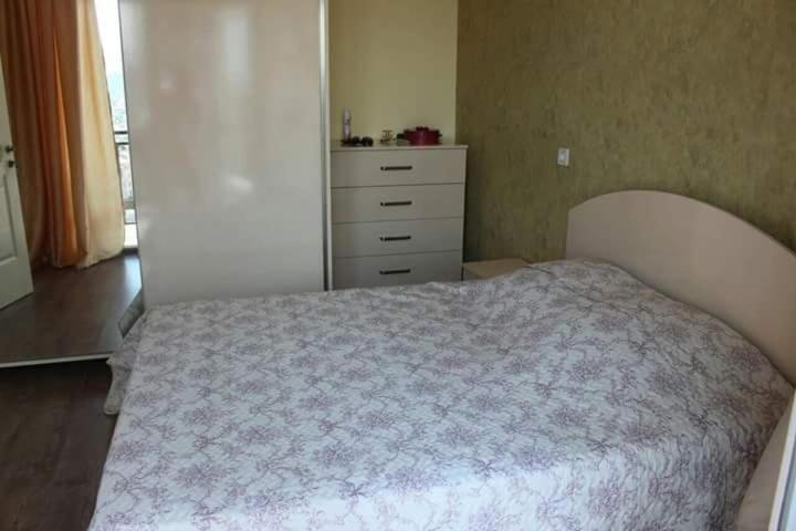 Батуми: Georgia, Batumi, Akaki tsereteli street N 19