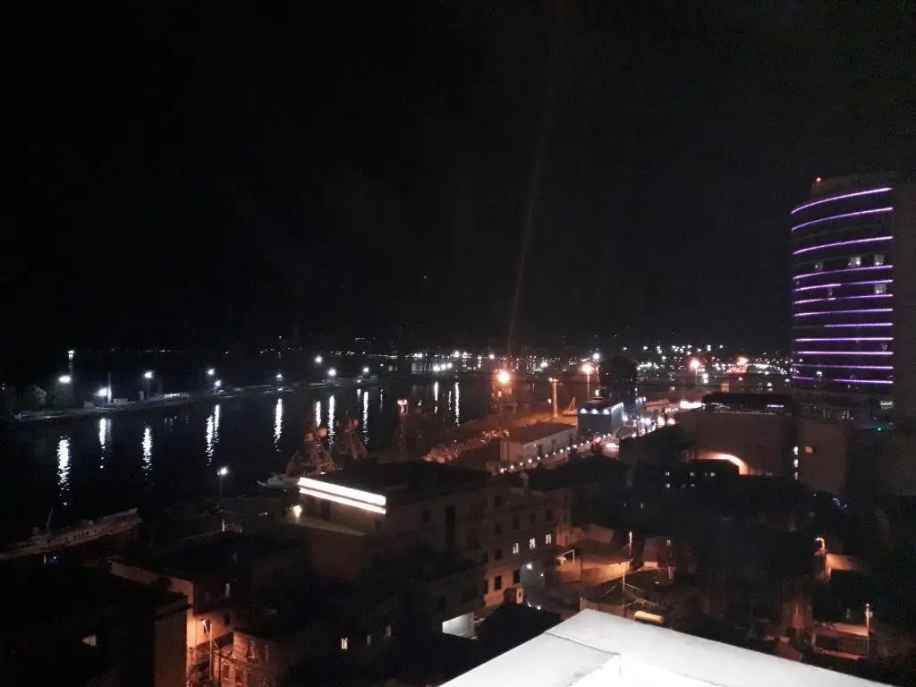 Батуми: Georgia, Batumi, Akaki tsereteli street N 19
