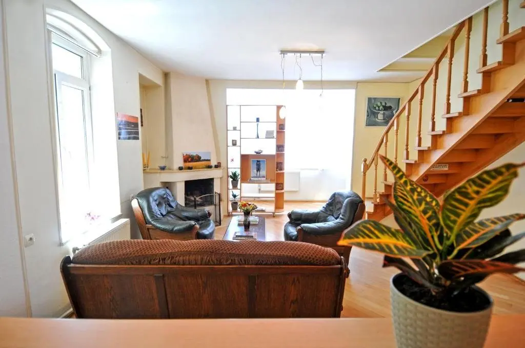 Тбилиси: Quiet And Spacious Guest House Agma 97