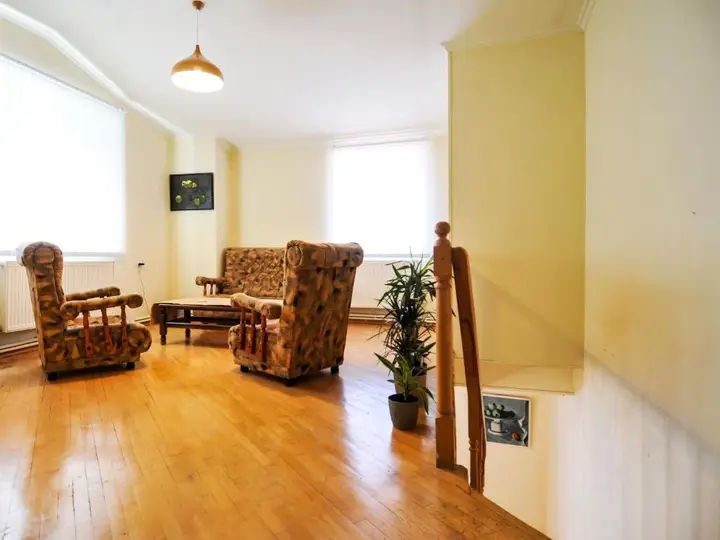 Тбилиси: Quiet And Spacious Guest House Agma 97