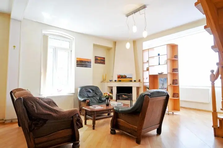 Тбилиси: Quiet And Spacious Guest House Agma 97