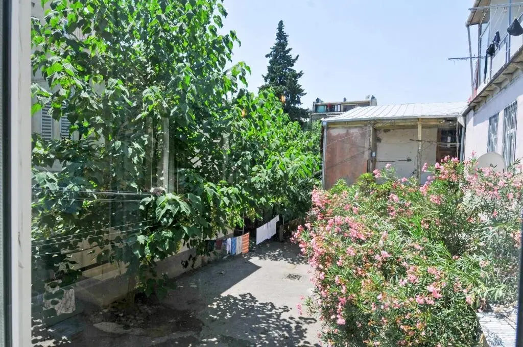 Тбилиси: Quiet And Spacious Guest House Agma 97