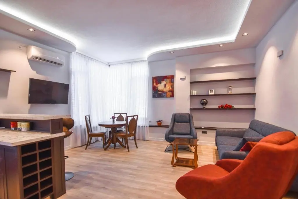 Тбилиси: fully equipped apartment (4 guest ) +1