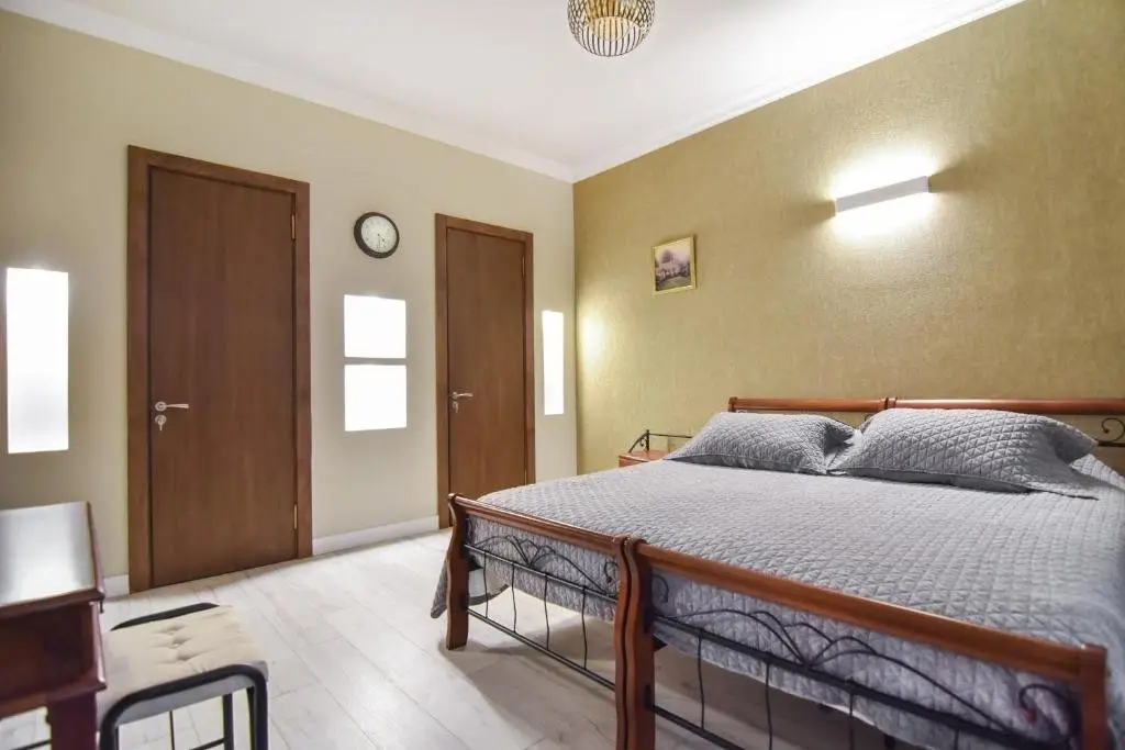 Тбилиси: fully equipped apartment (4 guest ) +1