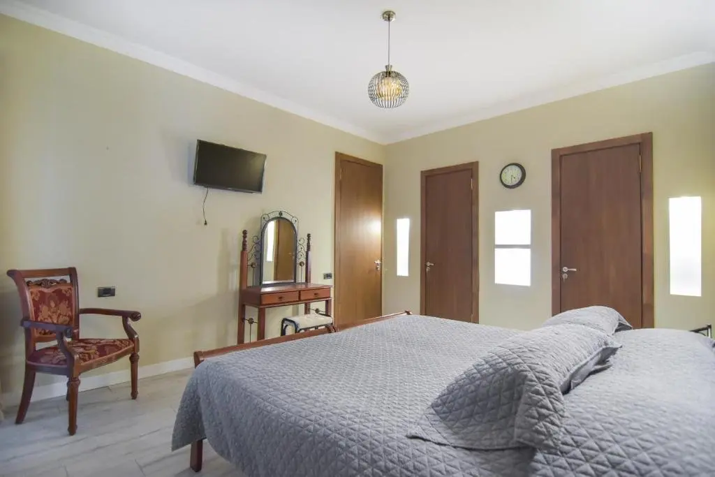 Тбилиси: fully equipped apartment (4 guest ) +1