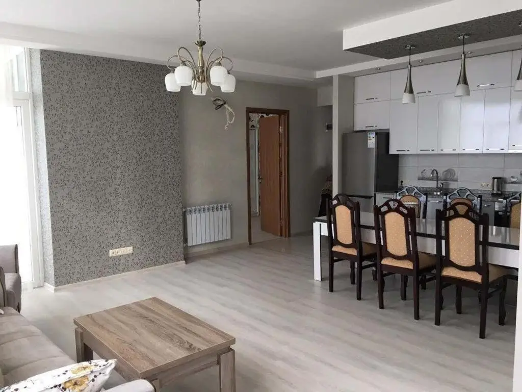 Батуми: Flat. Ninoshvili Street. ?25