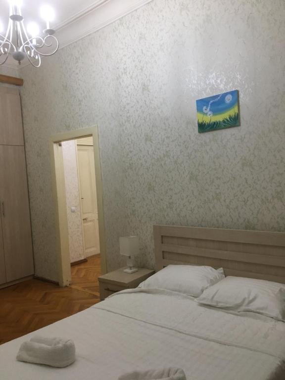 Тбилиси: Lucky Vacation.5 Guest Stays Apartment.