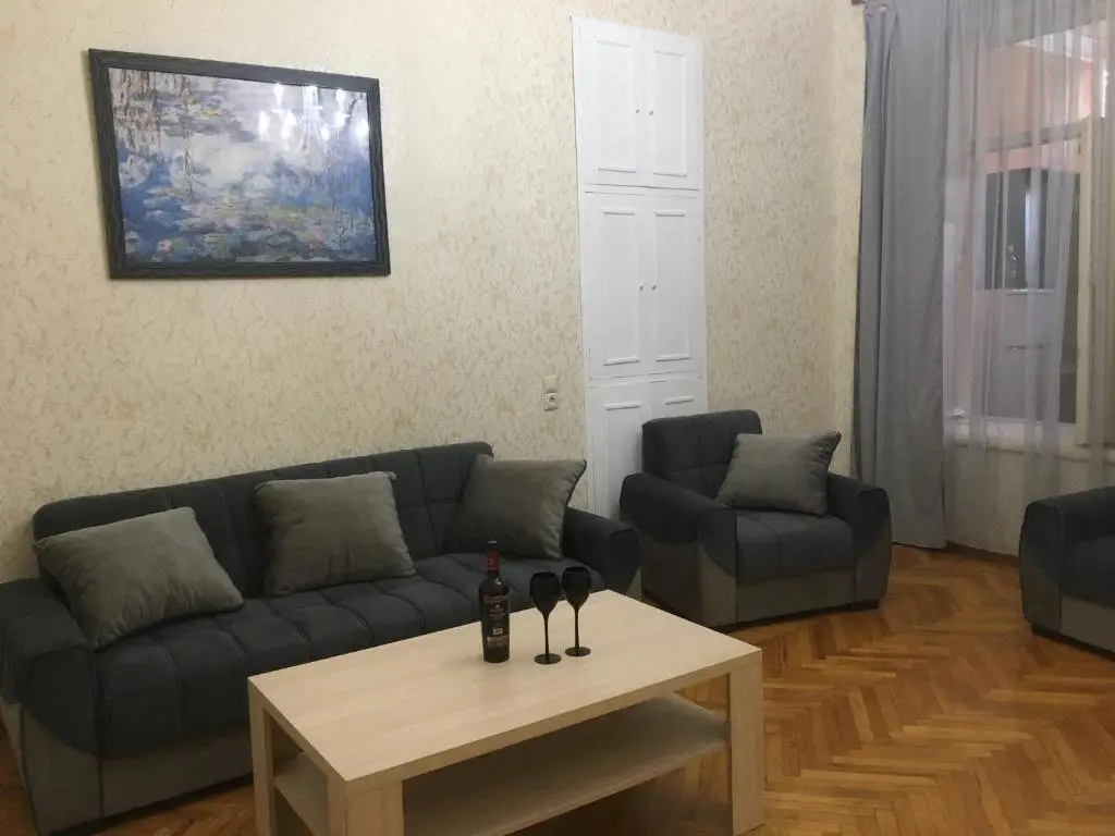 Тбилиси: Lucky Vacation.5 Guest Stays Apartment.