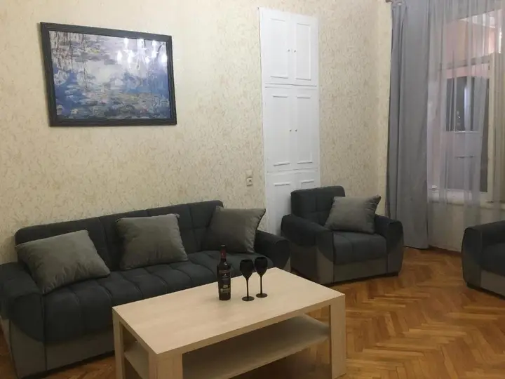 Тбилиси: Lucky Vacation.5 Guest Stays Apartment.