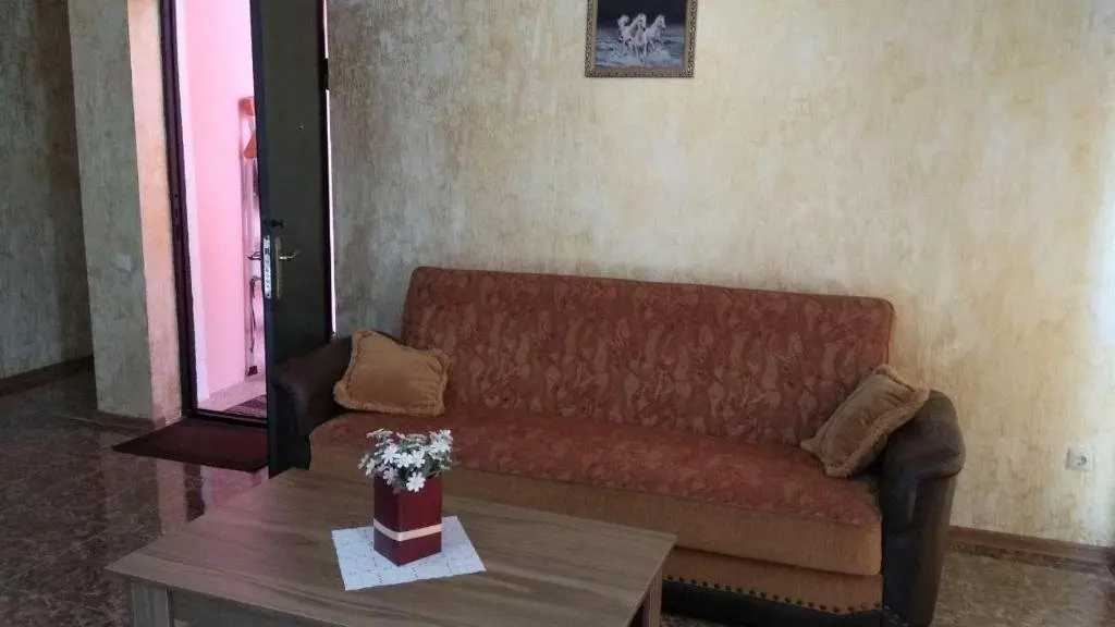 Батуми: Flat. Ketevan Tsamebuli Street. 17 a / 2