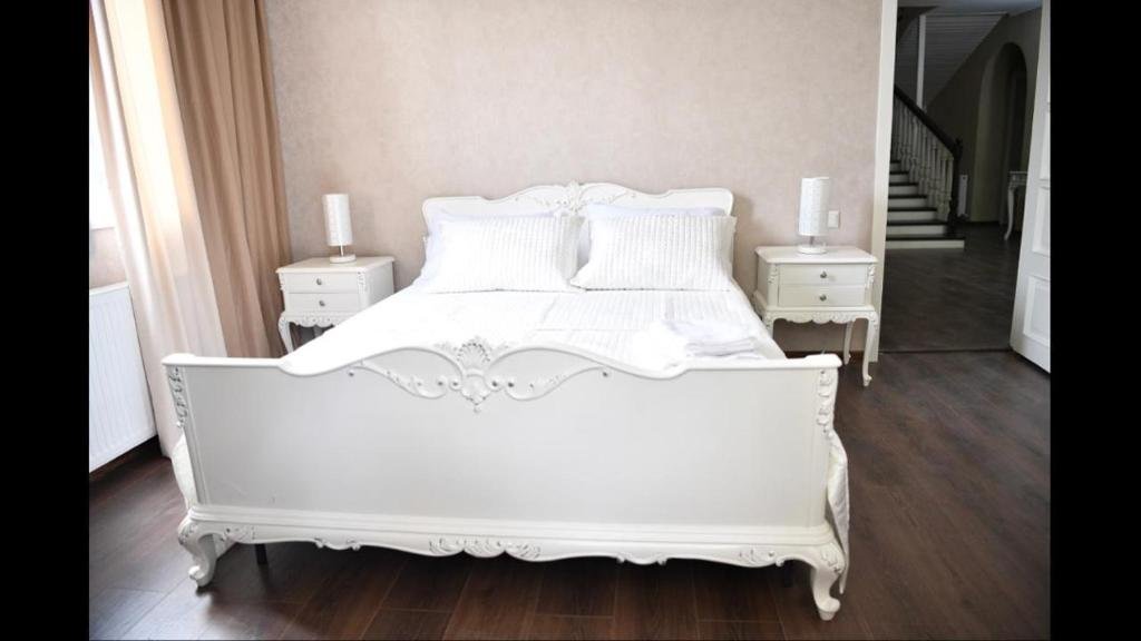 Тбилиси: Homes And Hotels