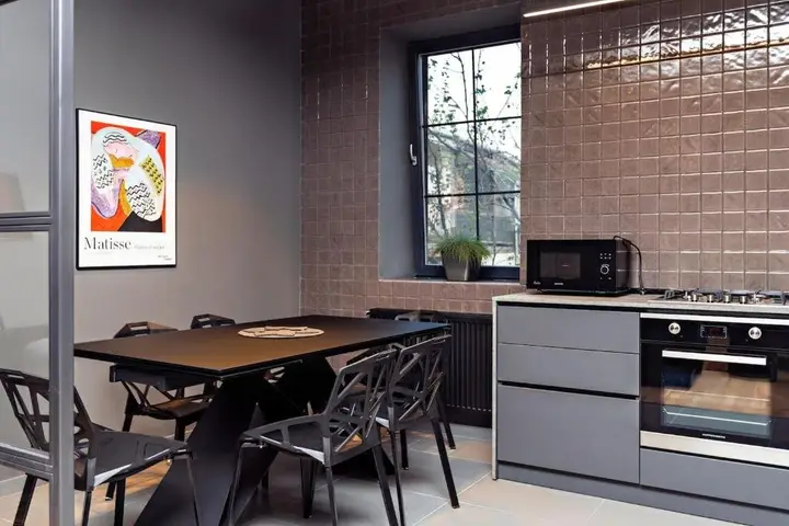 Тбилиси: Modern And Stylish 2Br Apartment On Rustaveli Avenue