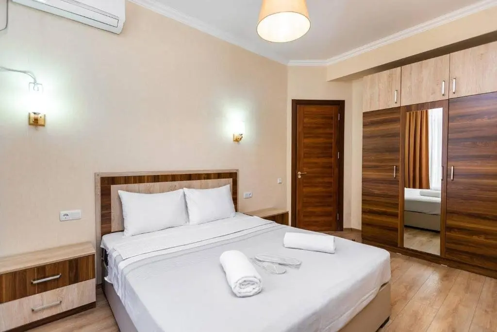 Тбилиси: Newly Built Apt. With 1 Bedroom Central Location