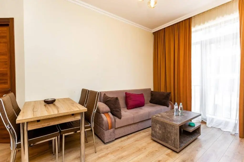 Тбилиси: Newly Built Apt. With 1 Bedroom Central Location