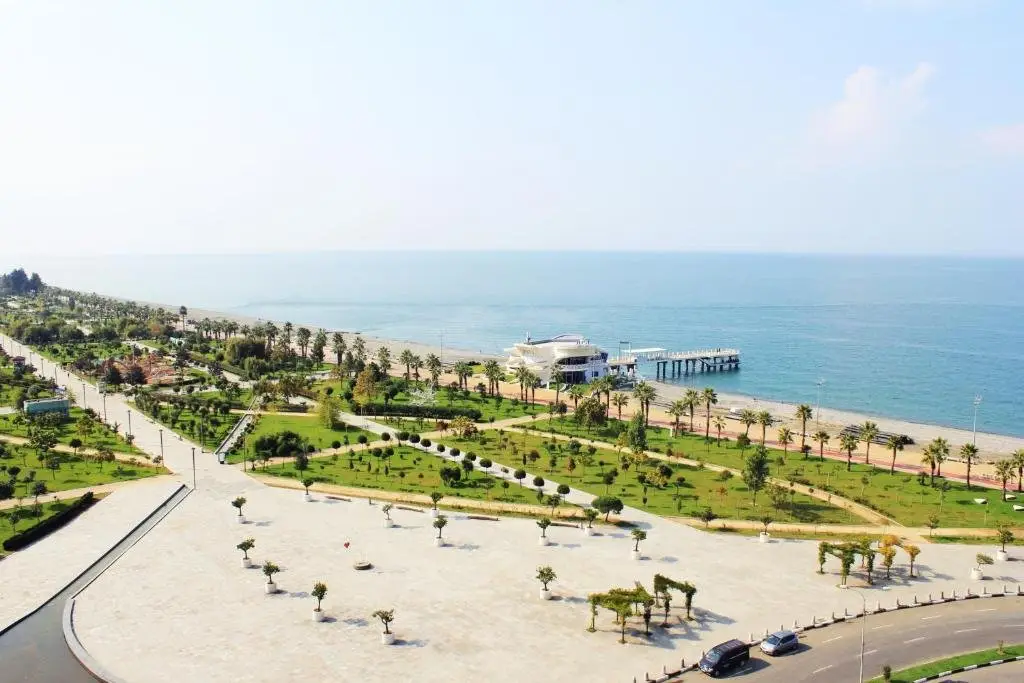 Батуми: Sawaya Beach Front 3204