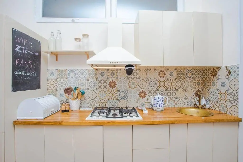 Тбилиси: ? Colorful 1 BR Apt next 2 Rooms Hotel ?