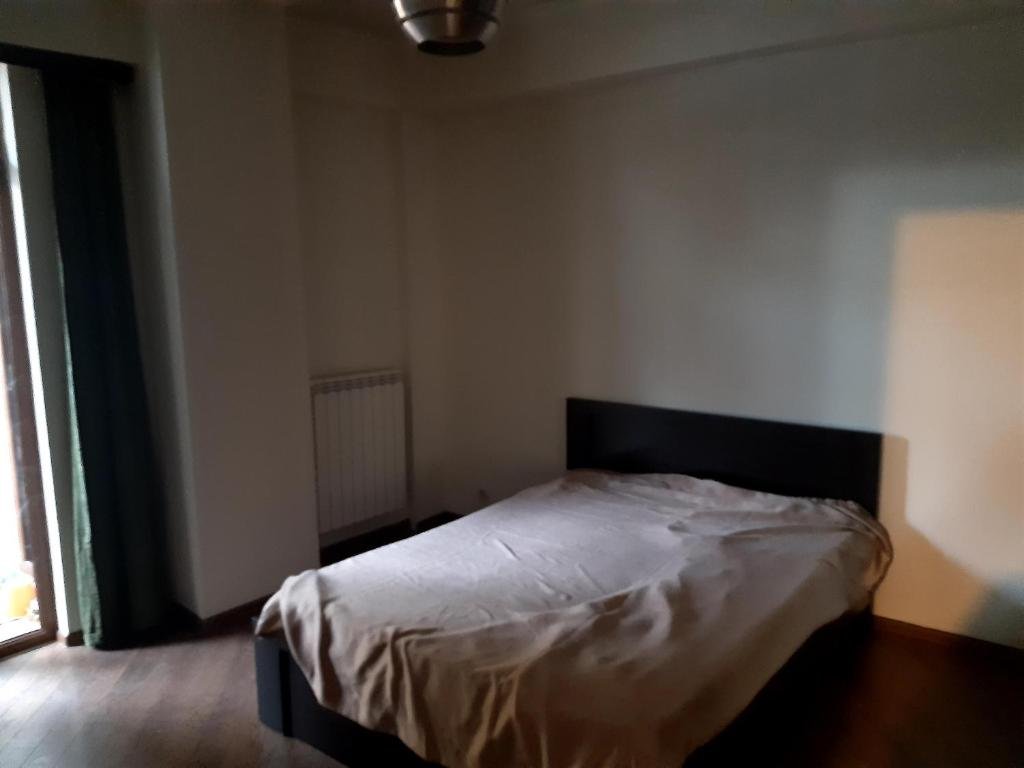 Тбилиси: Clean, comfortable, 2 bedroom appartment on Gorgasali street