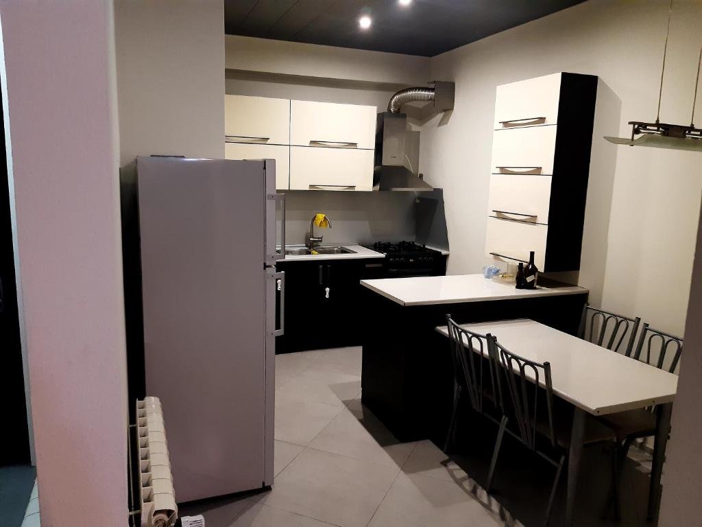 Тбилиси: Clean, comfortable, 2 bedroom appartment on Gorgasali street