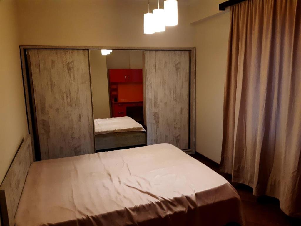 Тбилиси: Clean, comfortable, 2 bedroom appartment on Gorgasali street