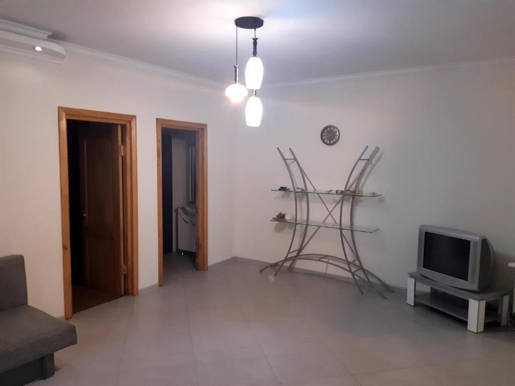 Тбилиси: Clean, comfortable, 2 bedroom appartment on Gorgasali street