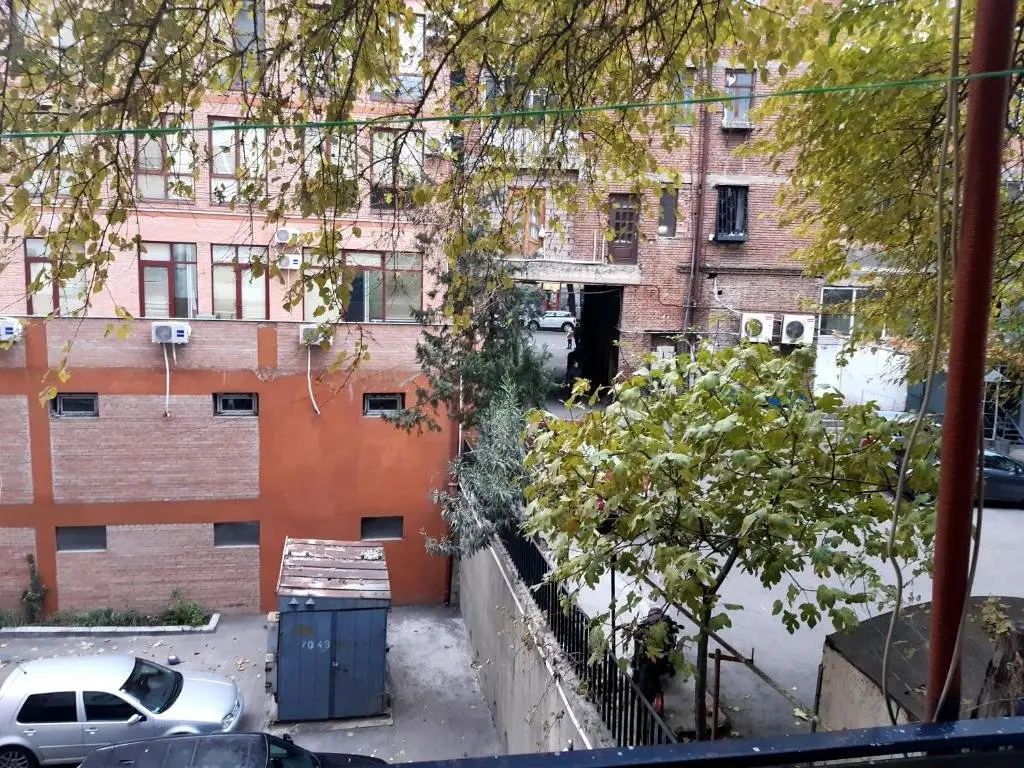 Тбилиси: Clean, comfortable, 2 bedroom appartment on Gorgasali street