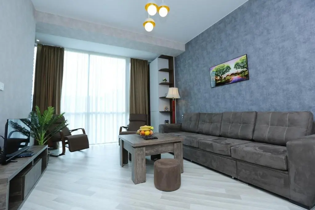 Тбилиси: Gogla's apartment at 300 Aragveli