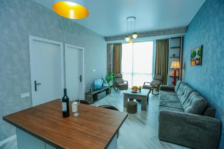 Тбилиси: Gogla's apartment at 300 Aragveli