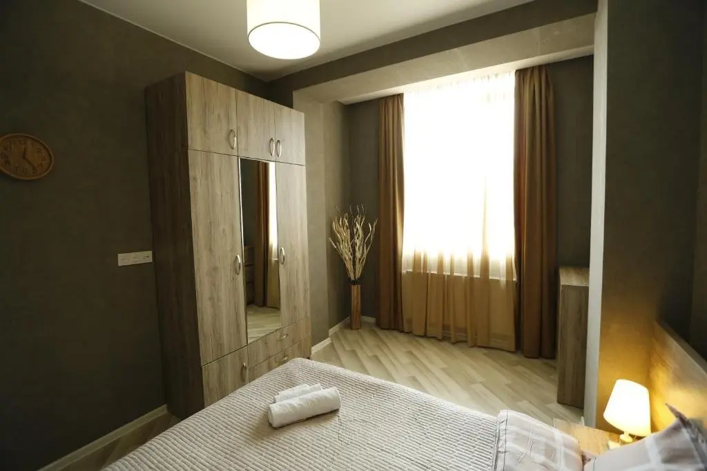 Тбилиси: Gogla's apartment at 300 Aragveli