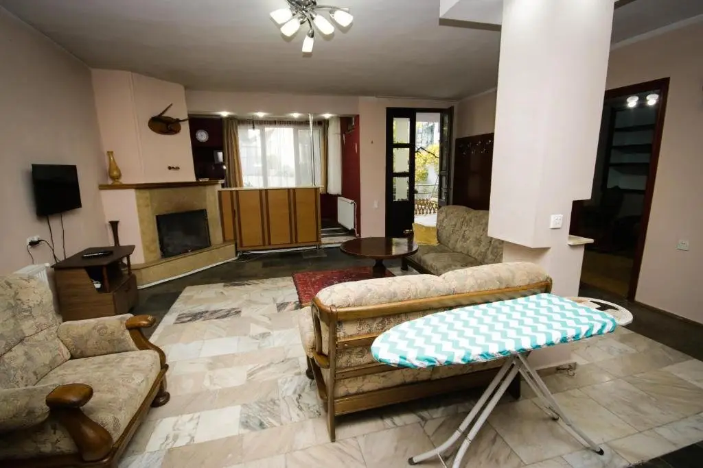 Тбилиси: House Near Vake Park In The Center Of Tbilisi