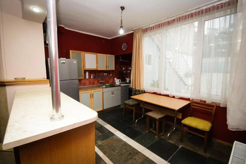 Тбилиси: House Near Vake Park In The Center Of Tbilisi
