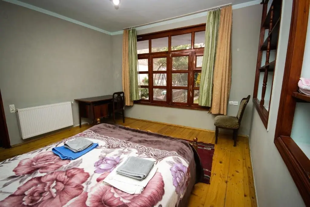 Тбилиси: House Near Vake Park In The Center Of Tbilisi