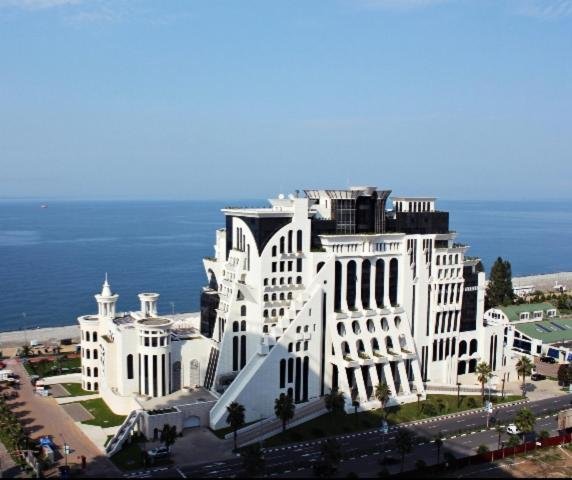 Батуми: Sawaya Beach Front 1535