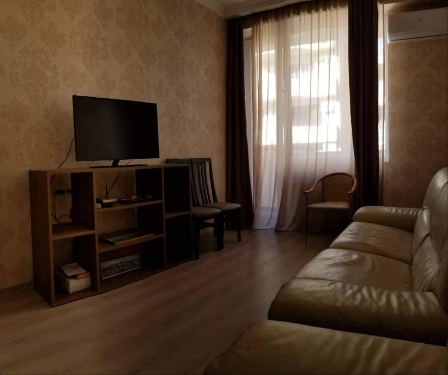 Тбилиси: Nice Apartment Near Park