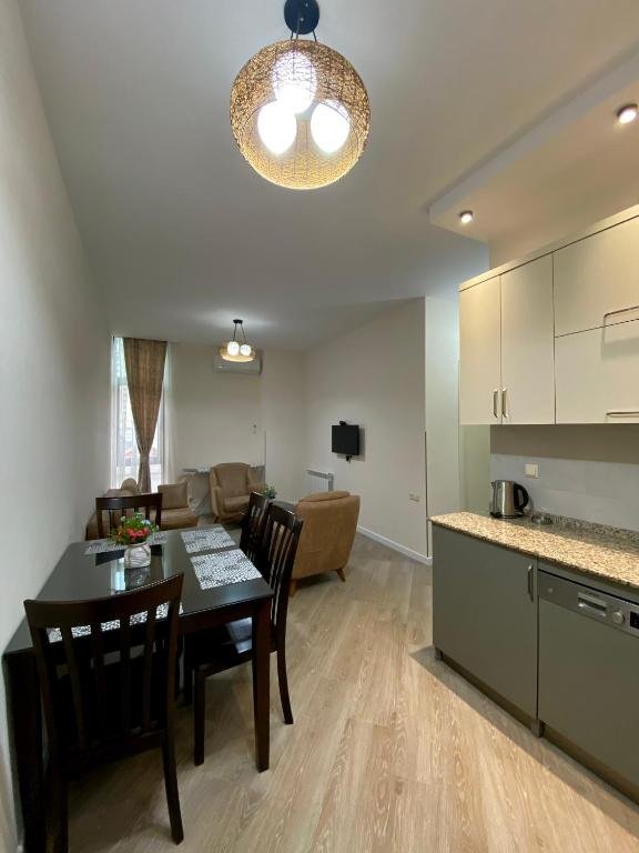 Батуми: Apartment 52 on Rustaveli Avenue 22