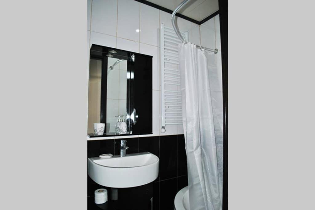 Тбилиси: Lev Tolstoy Apartment N11